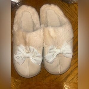 Elegant Women's Tan Slippers with Bow